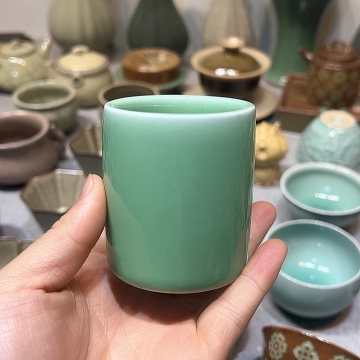 龙泉青瓷梅子青手捧杯