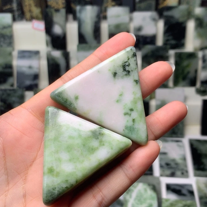 独山玉颈饰未镶嵌L****n