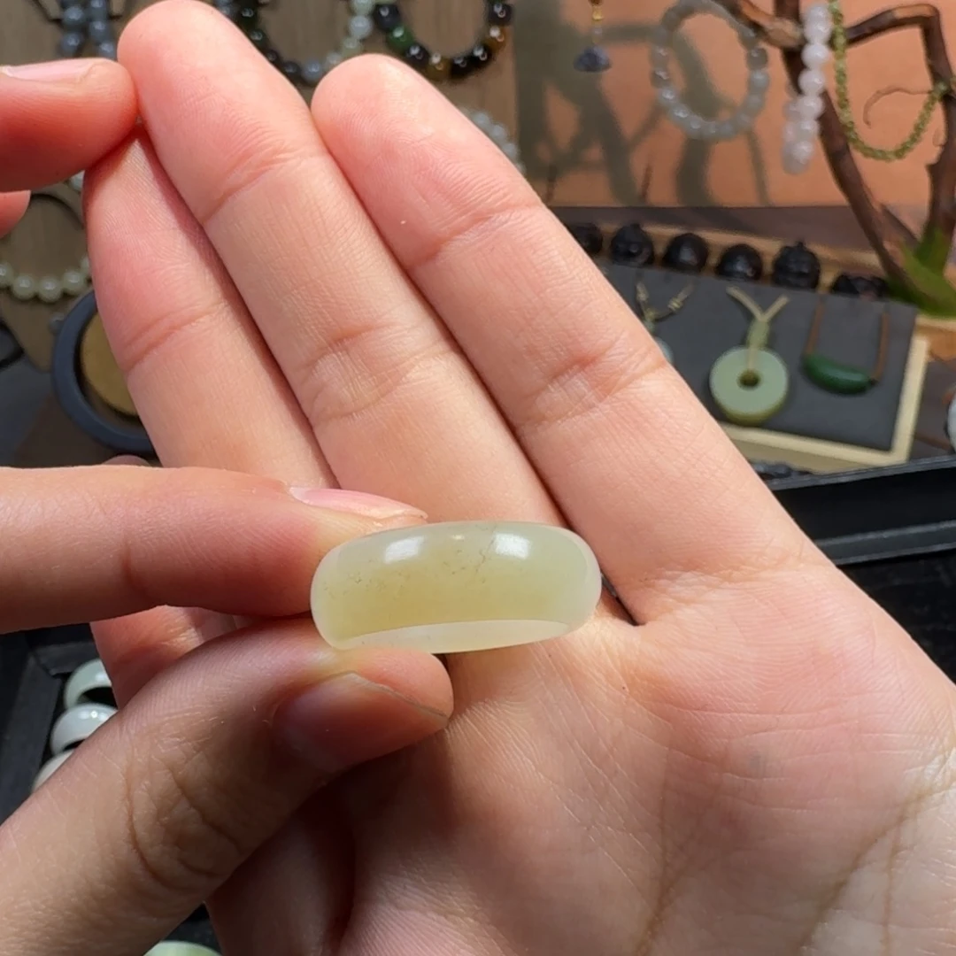 和田玉未镶嵌颈饰内径18.3