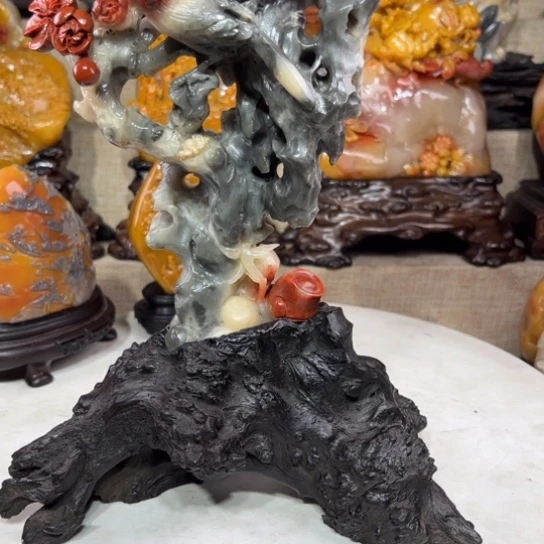 寿山石高**莲摆件非常漂亮