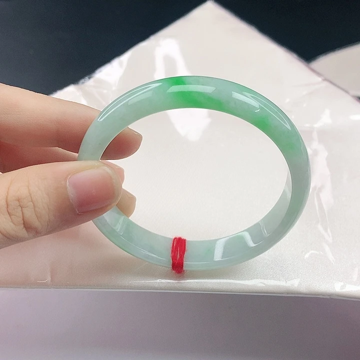 翡翠手镯未镶嵌翡翠542