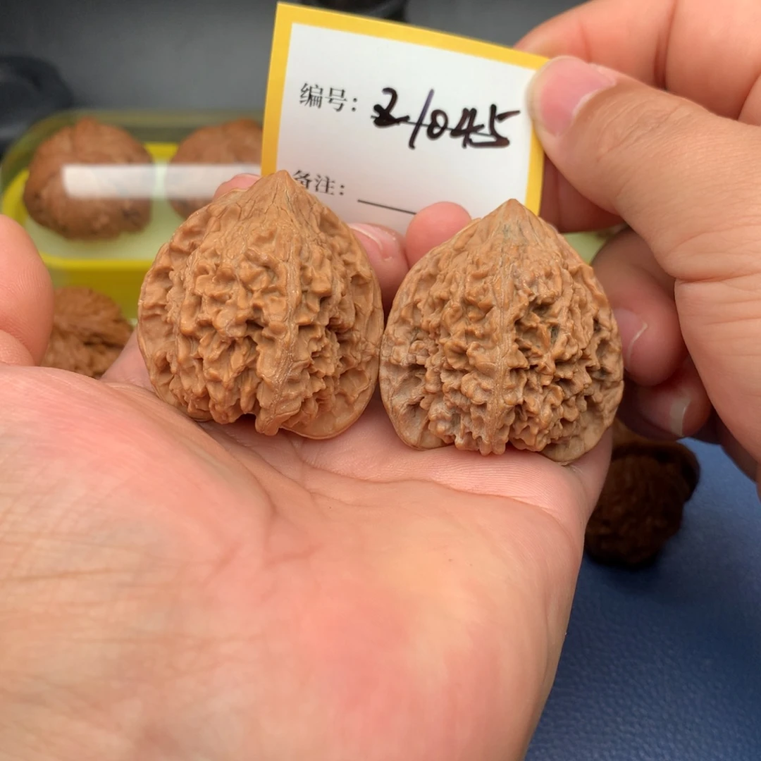 文玩核桃把件42百花山1045
