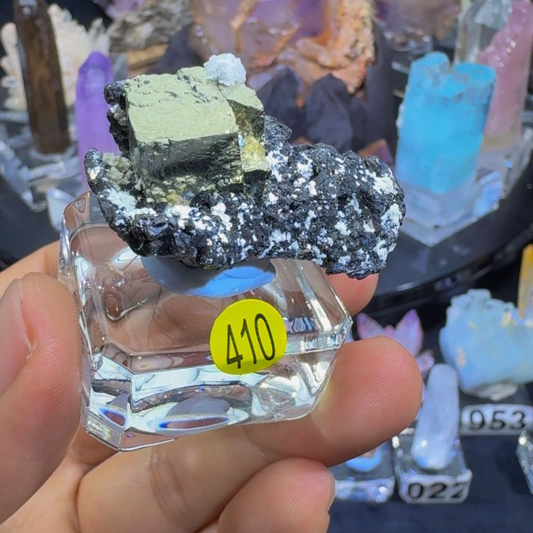 未镶嵌水晶珠宝半成品