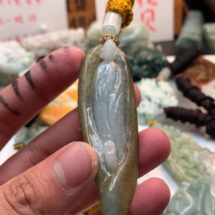 翡翠未镶嵌颈饰保真天然a货翡翠