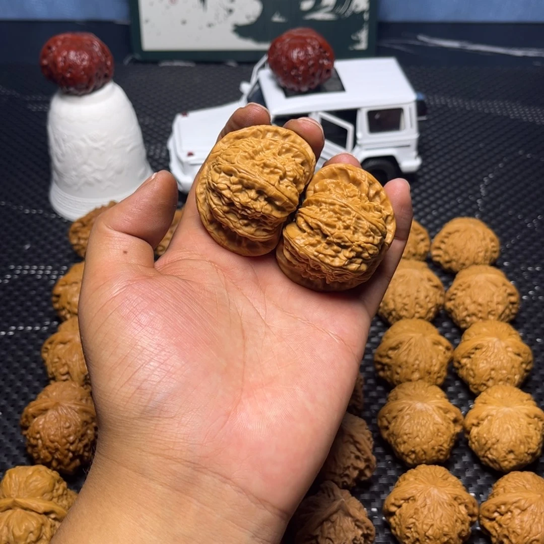 文玩核桃把件白狮子47打底微修