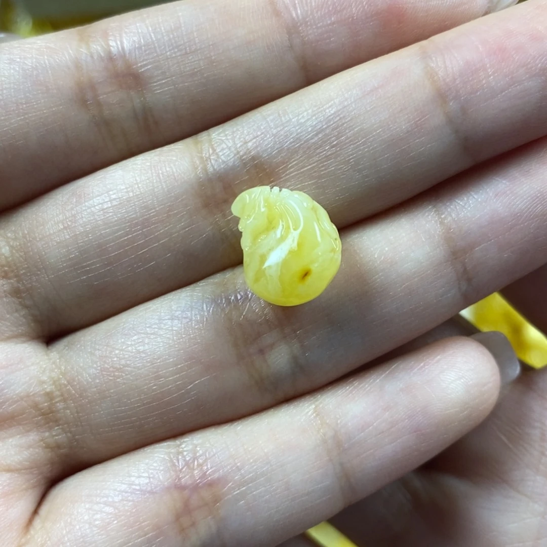 未镶嵌琥珀裸石咖**糖钱袋