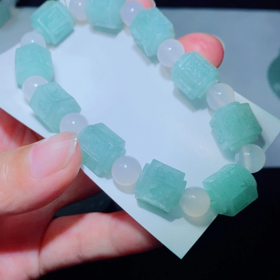 定制翡翠未镶嵌吊坠