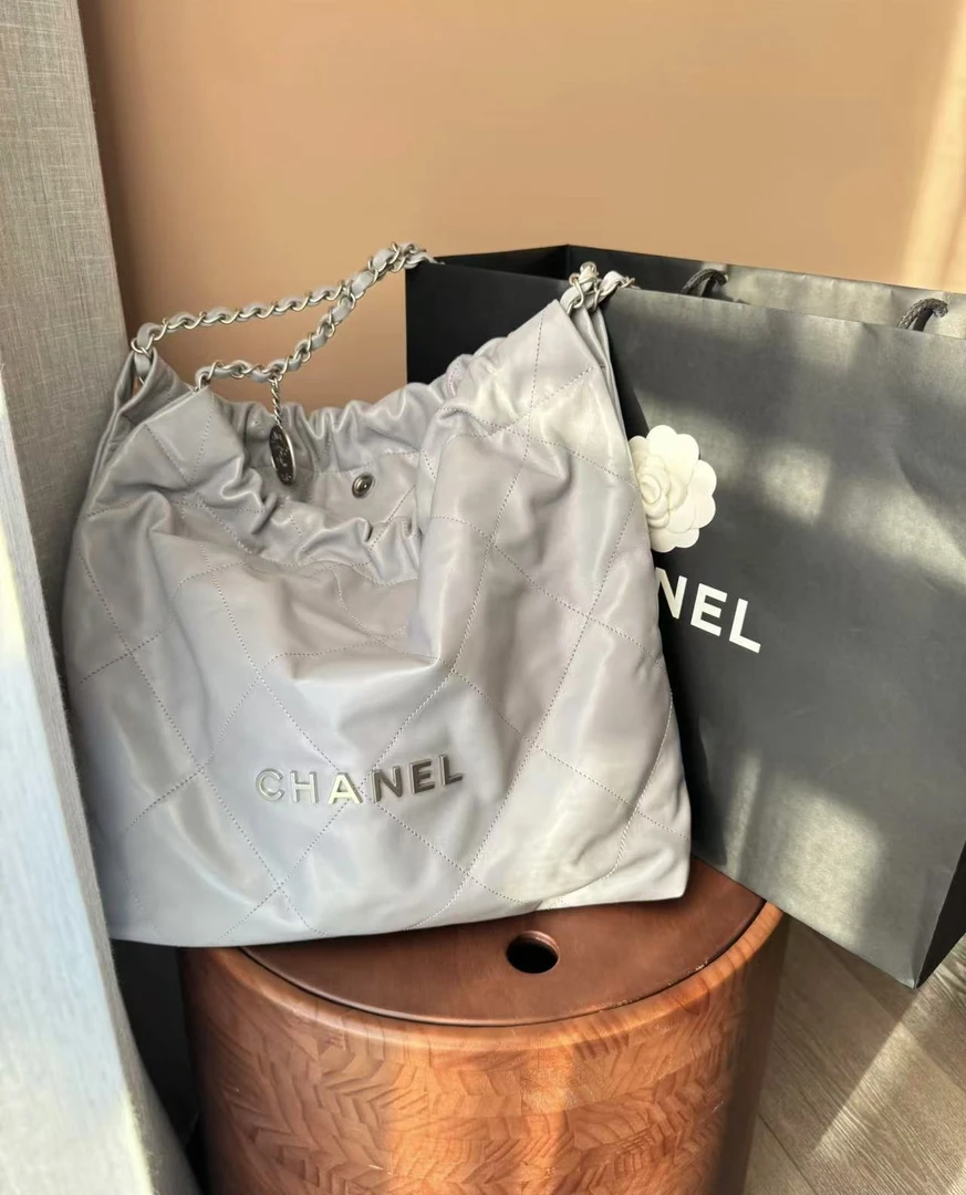 99新 Chanel/香奈儿 定金22bag垃圾袋中号灰色银扣单肩包79786986