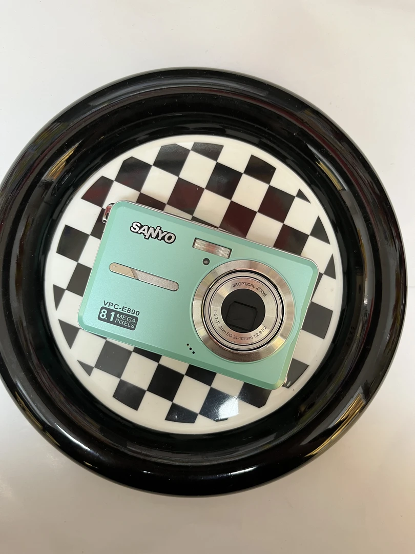 95新  三洋E890 810万像素3倍变焦 多种场景模式可选 配件齐全