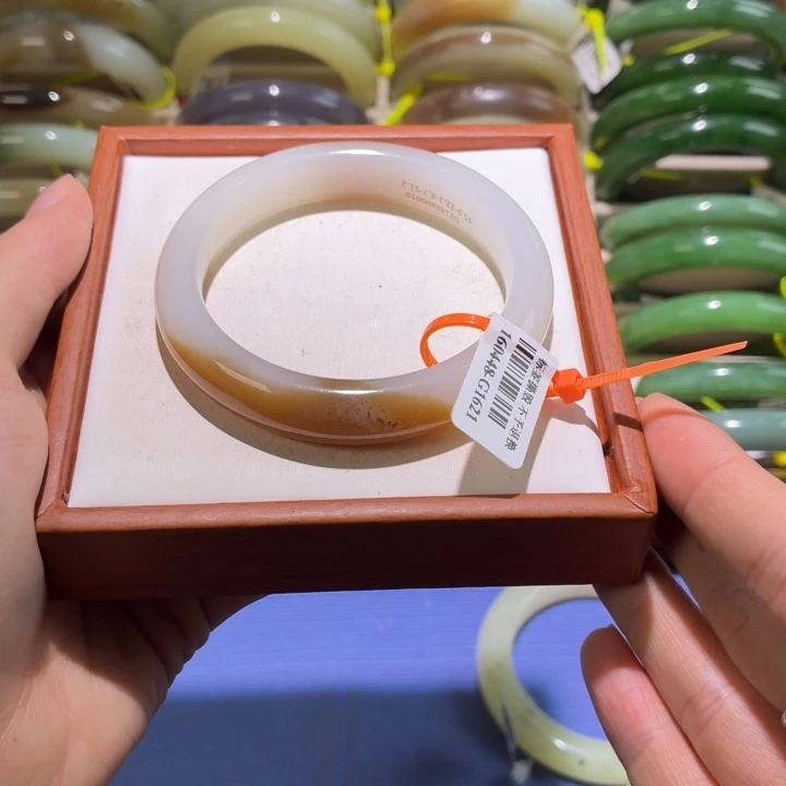 和田玉未镶嵌手镯56