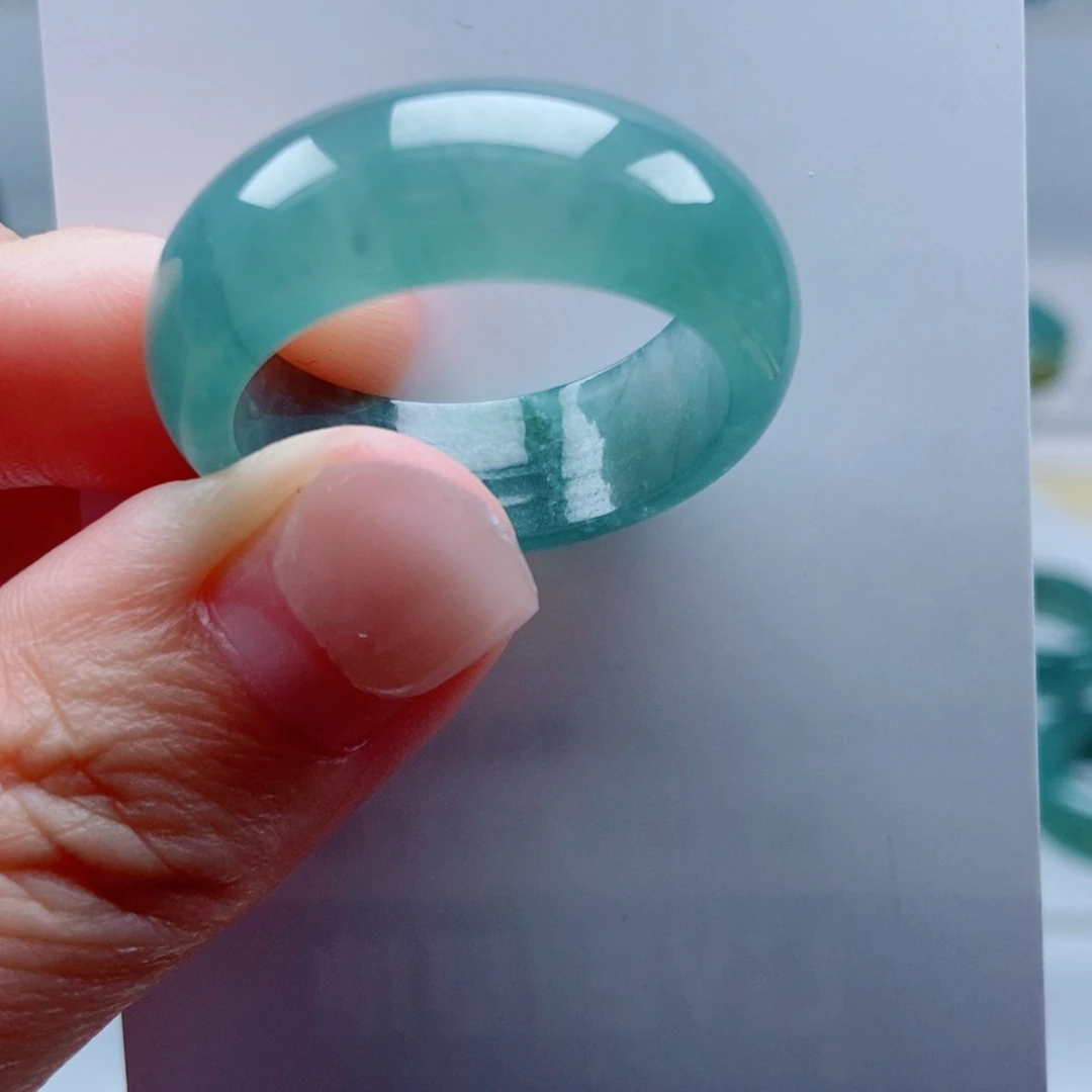 翡翠戒指未镶嵌《**》翡翠