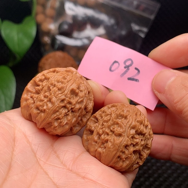 【闪购商品】把件文玩核桃淳*白狮子手捻092