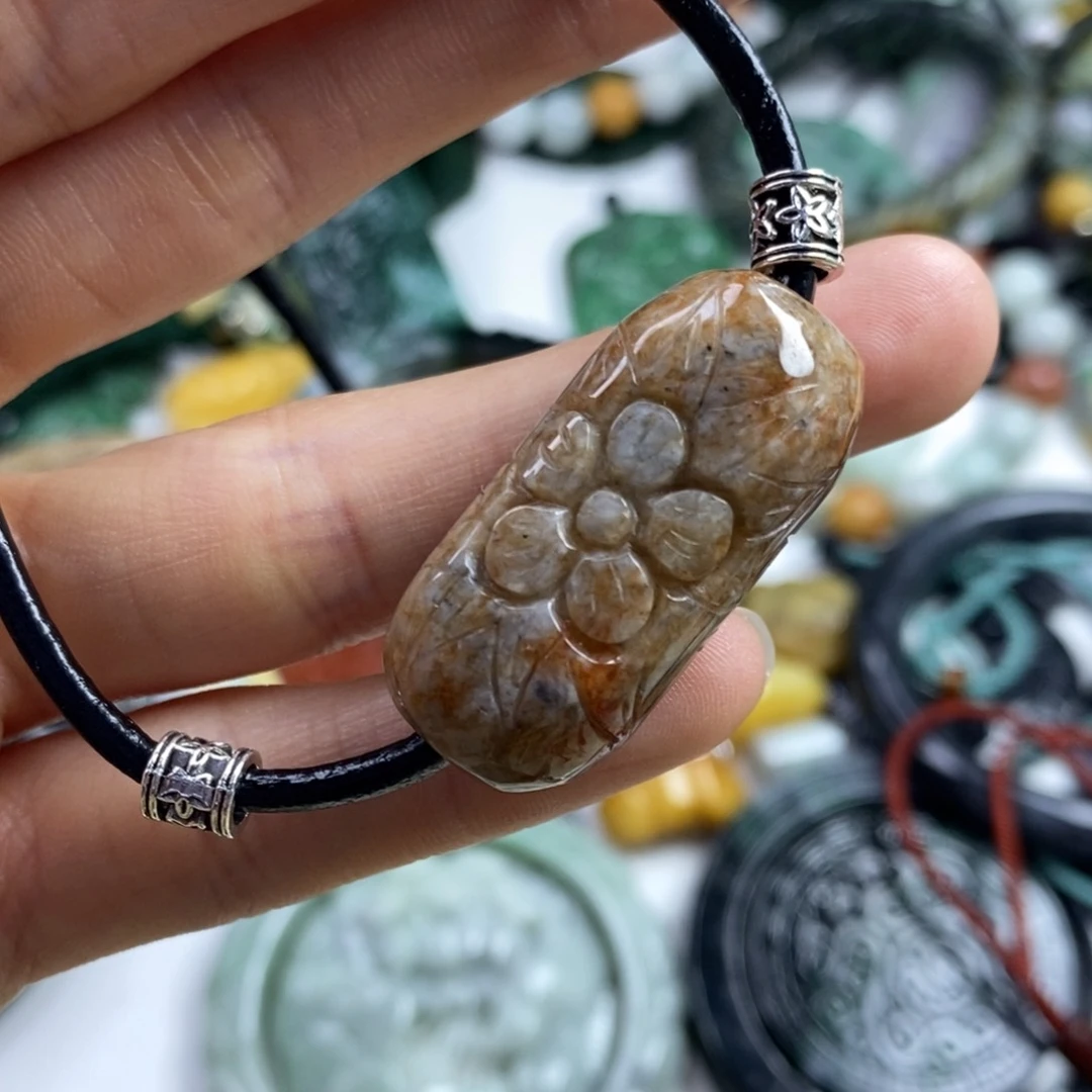 翡翠颈饰未镶嵌吊坠