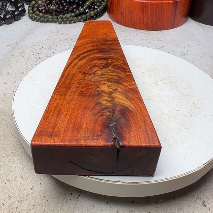 2***灭木赞比亚血檀底座摆件