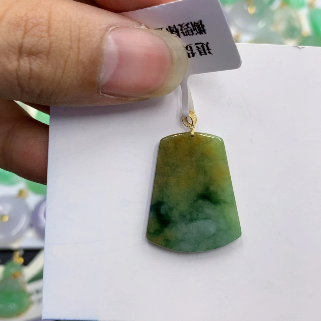 颈饰18K金镶嵌翡翠翡翠