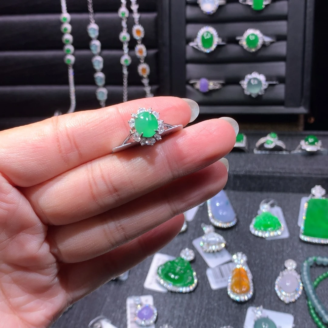 翡翠银S925镶嵌颈饰翡翠