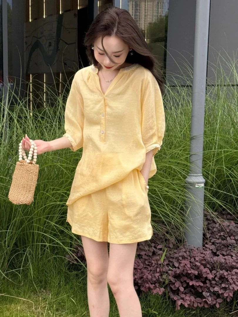 老钱风亚麻短袖套装女2025夏季高端气质钉珠衬衫+短裤时尚两件套