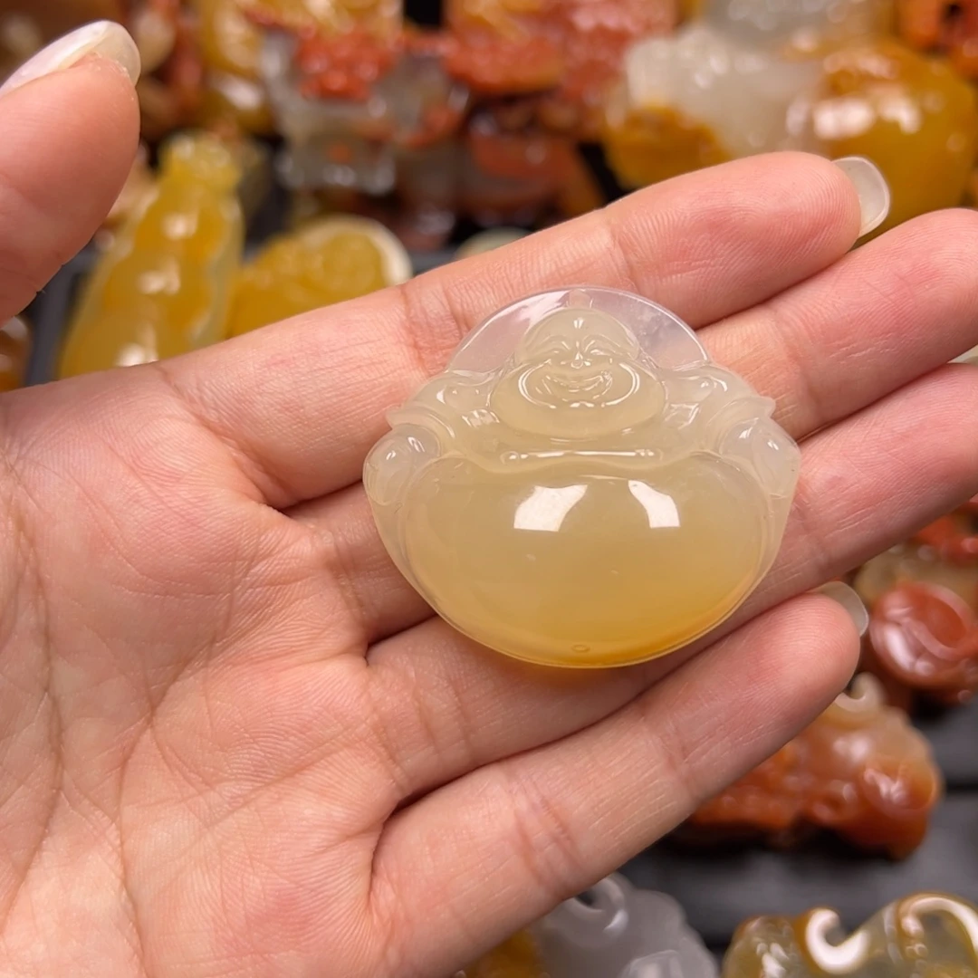石英质玉（黄龙玉）未镶嵌颈饰