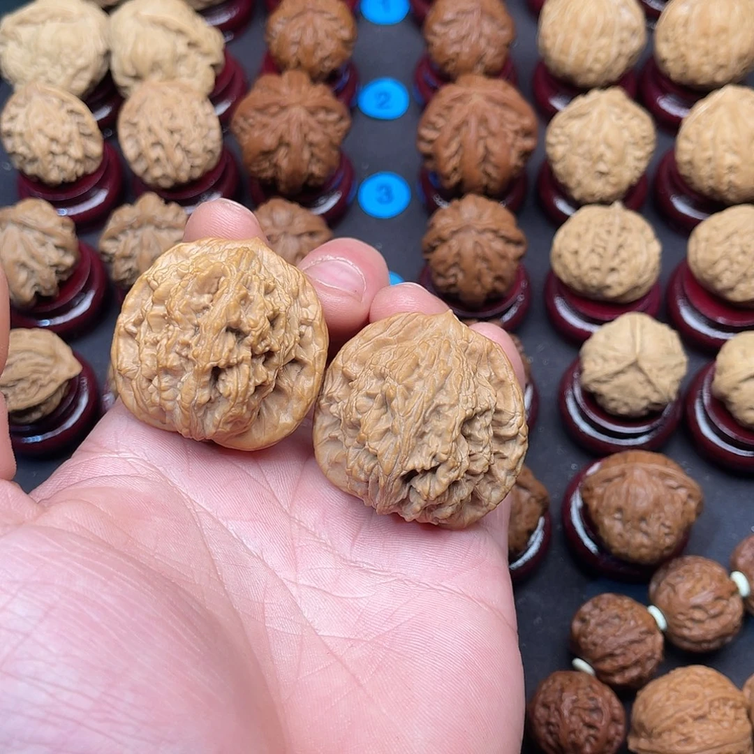 文玩核桃把件41尺虎头