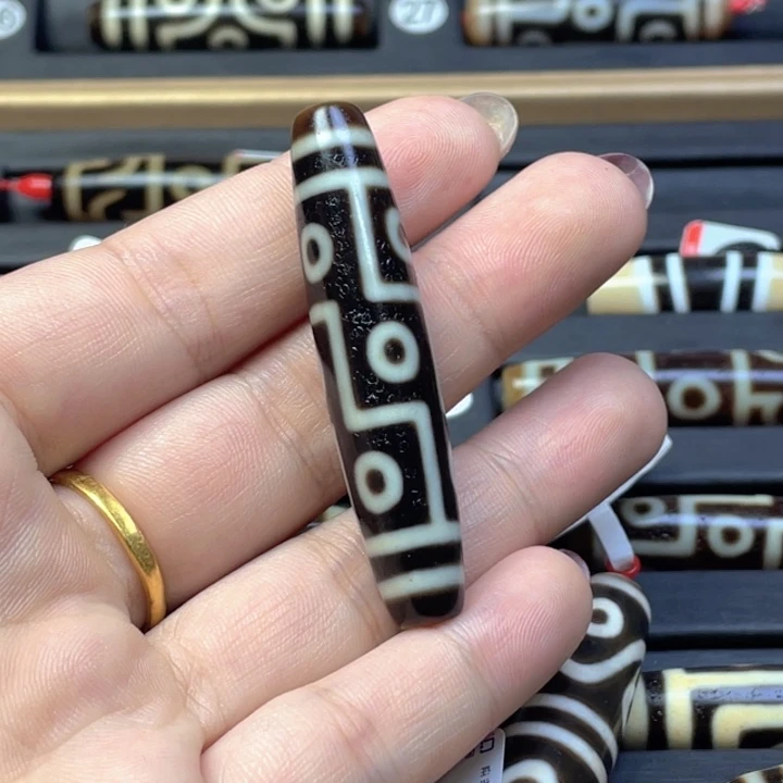 洪***程玛瑙/玉髓未镶嵌颈饰