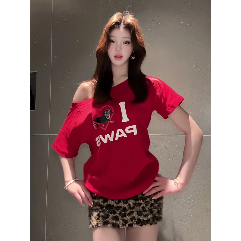 美式辣妹斜肩t恤女夏季款腊肠狗红色短袖宽松显瘦慵懒风露肩上衣