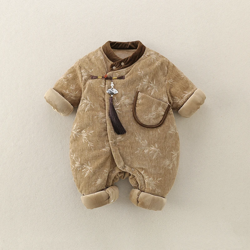 婴儿连体衣秋冬装加绒加厚保暖爬服男女宝宝外出服可爱卡通哈衣