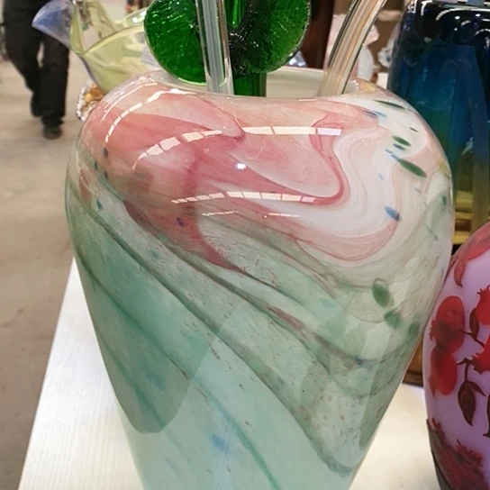 琉璃花瓶高45厘米宽9厘米