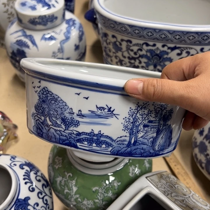 瓷片微瑕陶瓶。。。。。。。。。。。。。。。