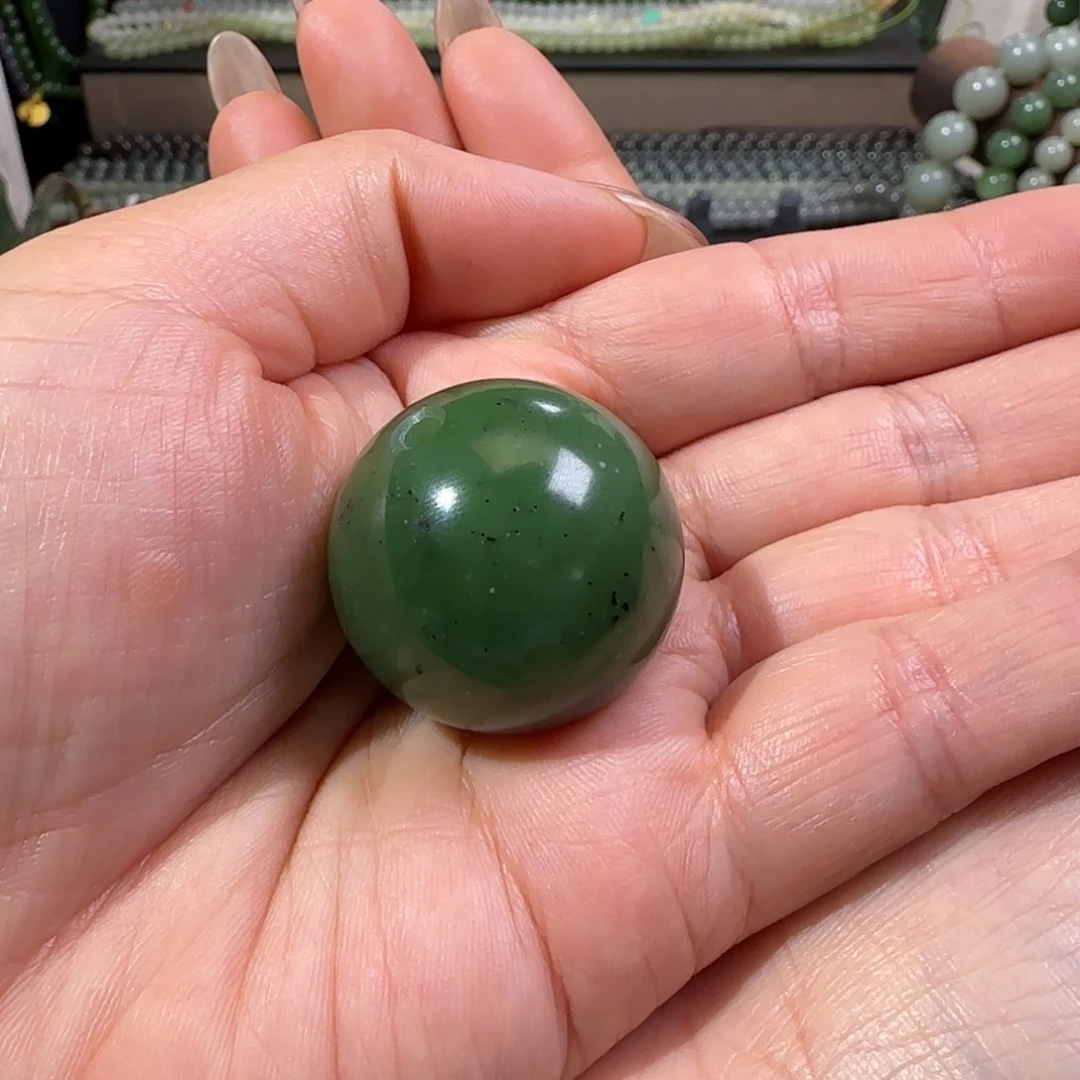 起***了和田玉未镶嵌颈饰