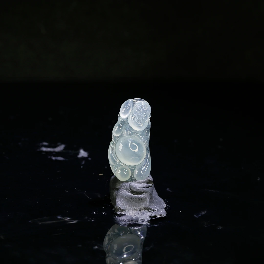 40天然缅甸翡翠A货高冰逍遥佛/500679北京中保拍卖