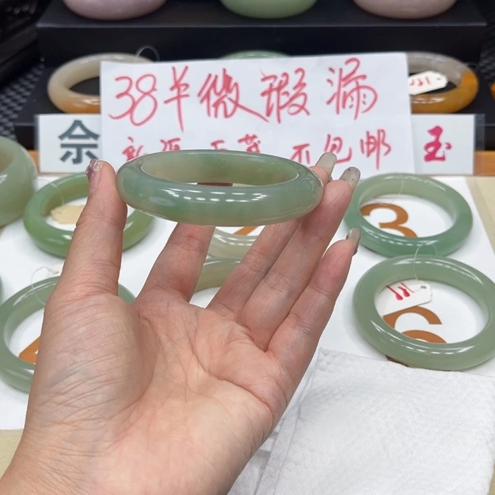 未镶嵌手镯石英质玉最****8