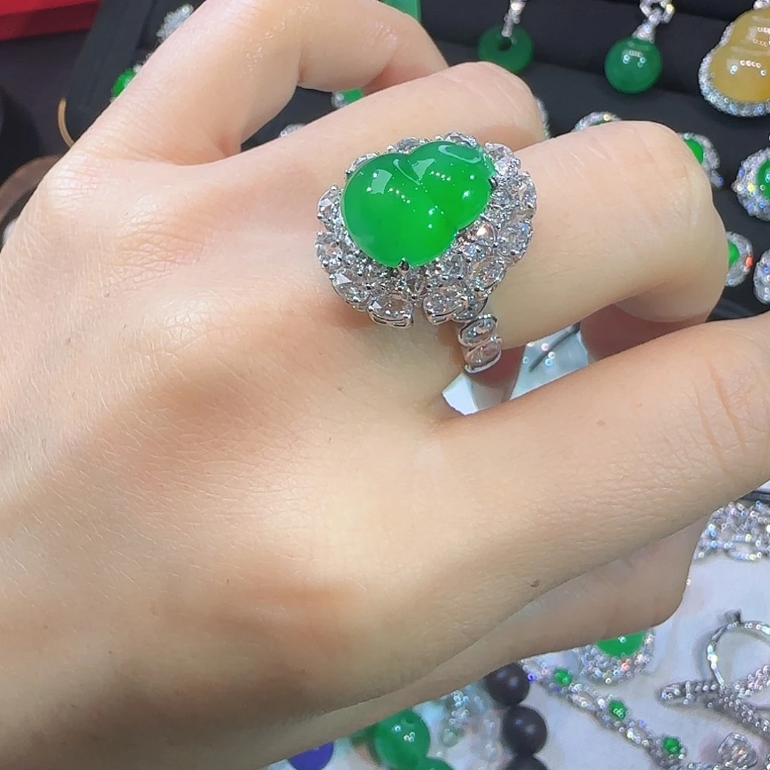 翡翠18K金镶嵌戒指