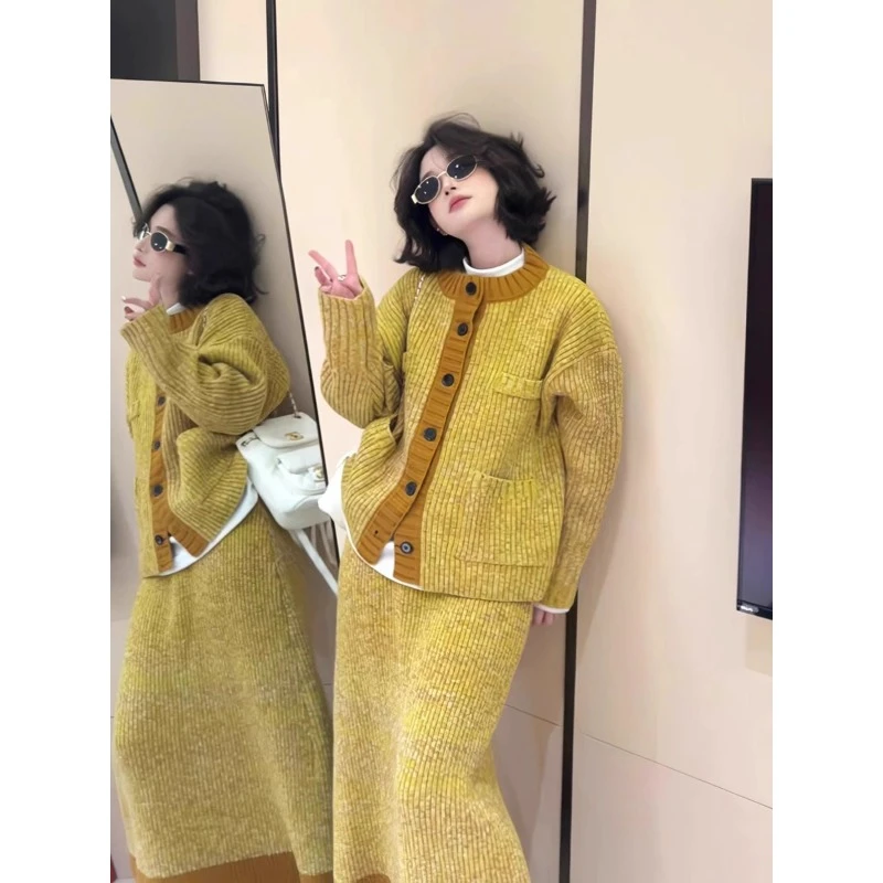 小香风针织套装新款女2025秋冬季慵懒风撞色毛衣外套半身裙两件套