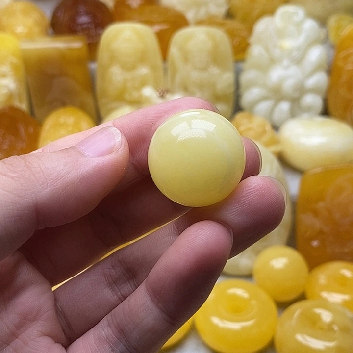 琥珀颈饰未镶嵌琥珀蜜蜡吊坠