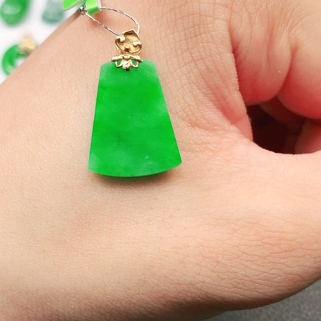 吊坠(不含链)18K金镶嵌翡翠