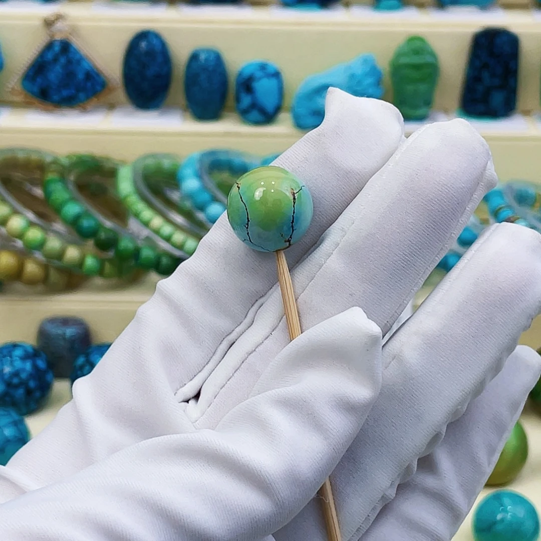 绿松石未镶嵌颈饰