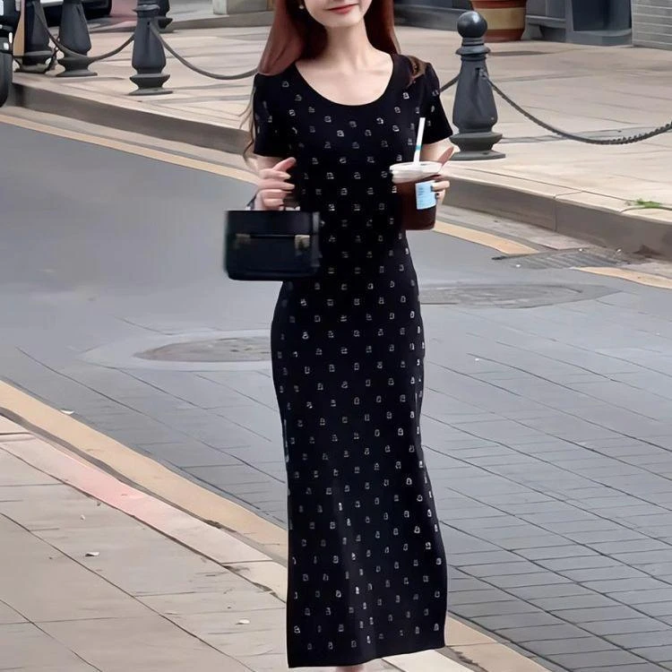 法式纯欲风亮片双开叉连衣裙女2025新款夏季气质收腰显瘦短袖长裙