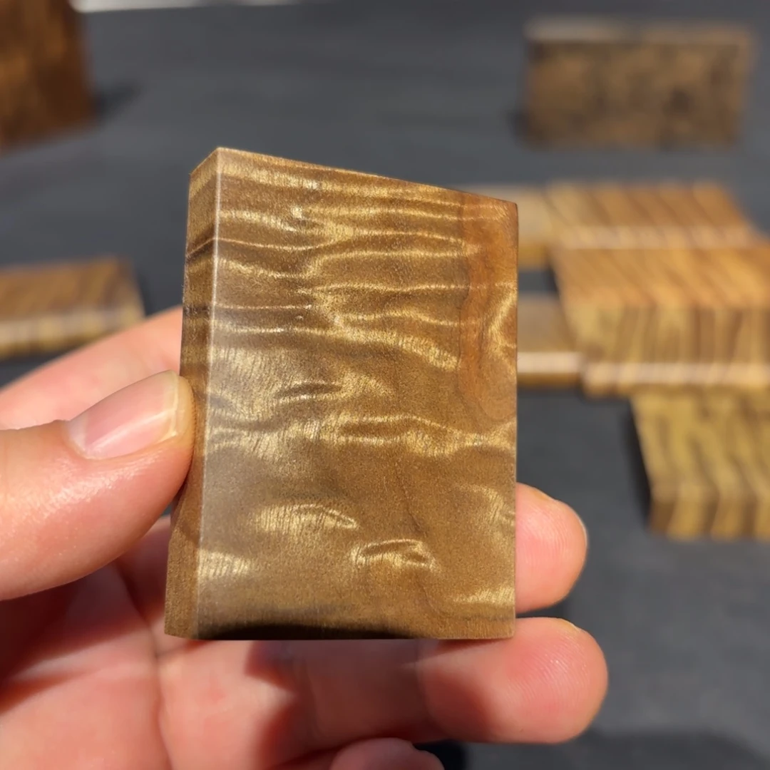 灵***下金丝楠木无事牌材料