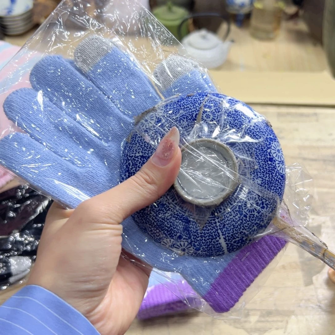 瓷片陶瓷和金属表面上产生