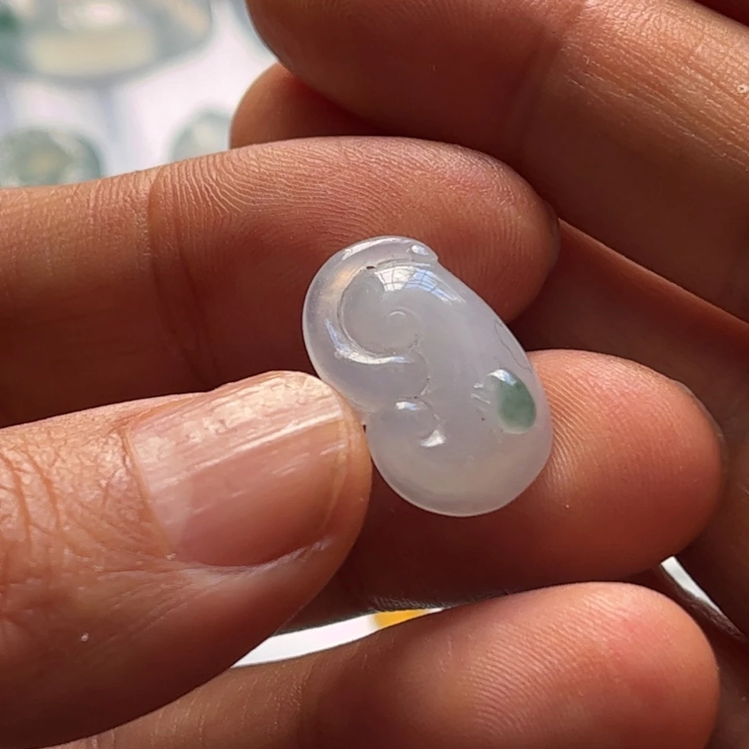 定制翡翠未镶嵌如意