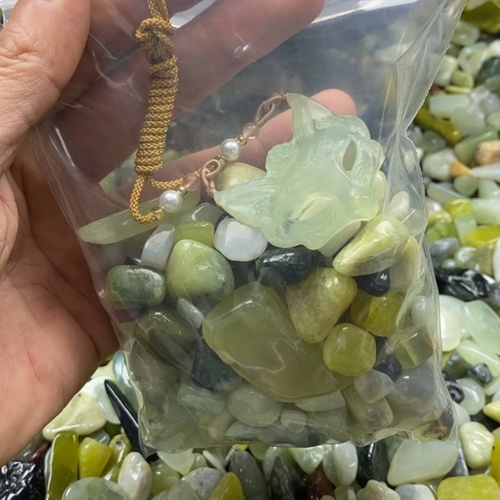 蛇纹石玉未镶嵌鱼缸石