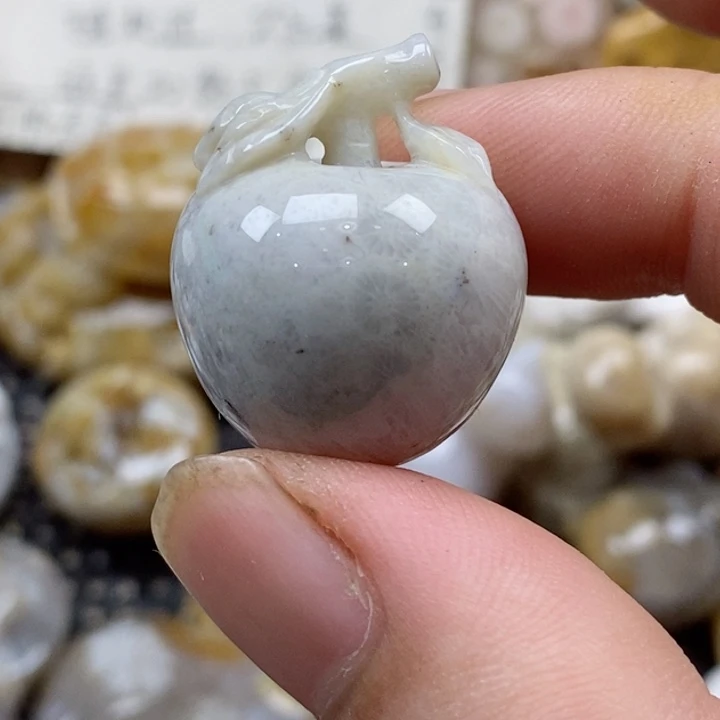 颈饰未镶嵌硅化珊瑚（珊瑚玉）小