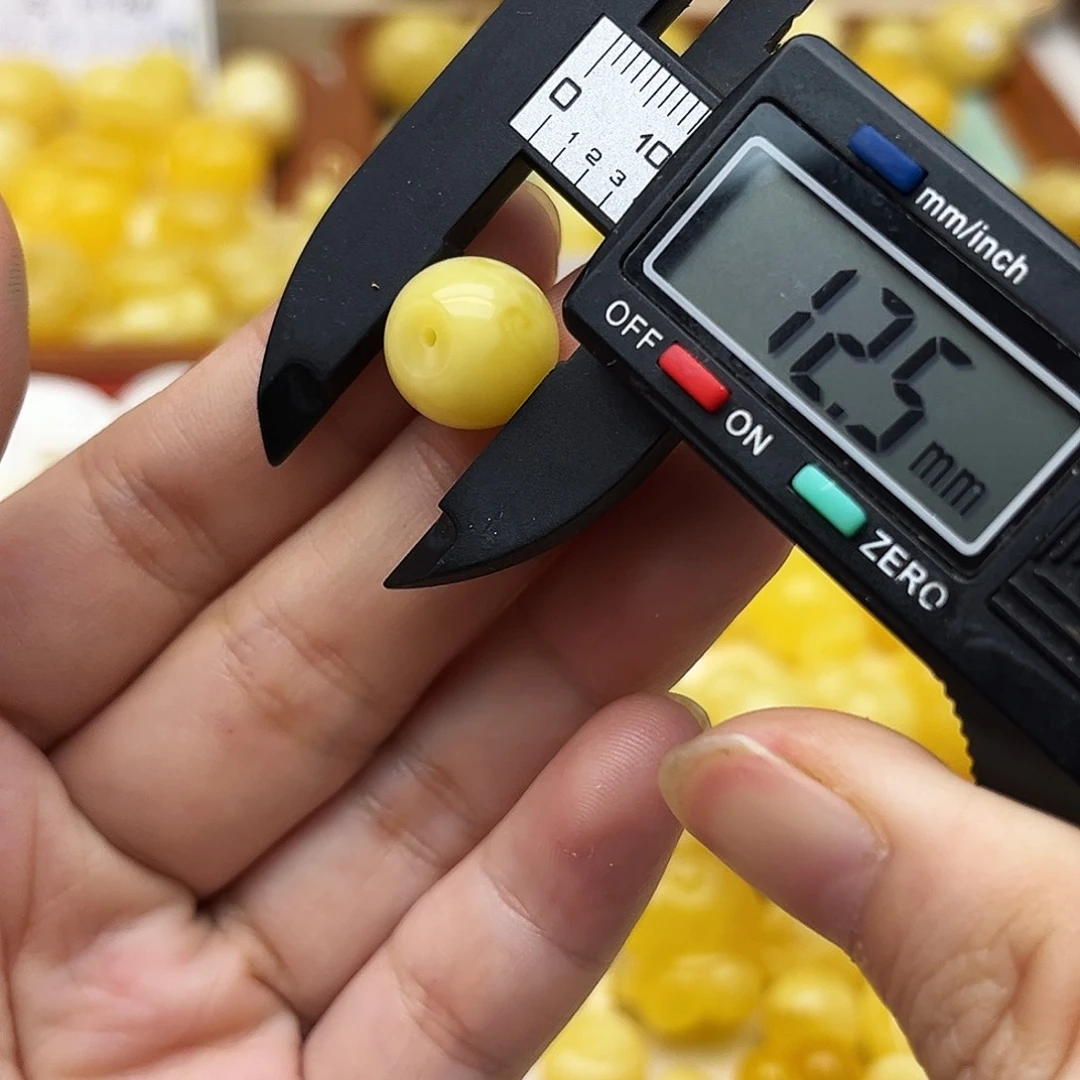 蜜蜡未镶嵌裸石配饰