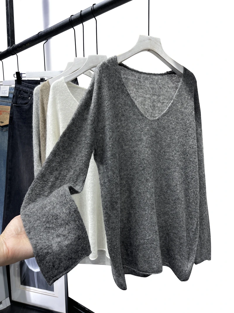 灰色氛围感v领配鲨鱼裤毛衣女秋季巨好看慵懒宽松中长款内搭上衣