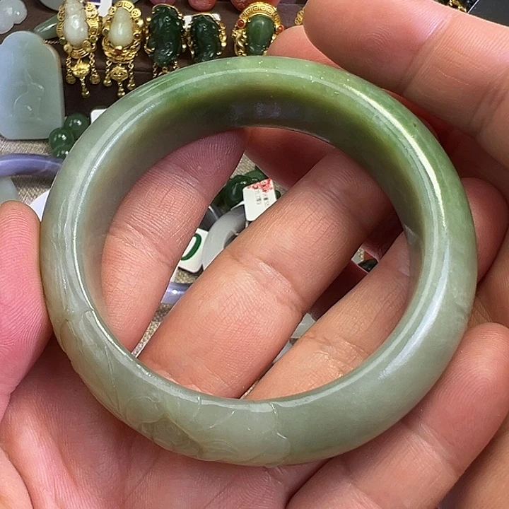 未镶嵌手镯和田玉飘翠荷花手镯宽轮胎