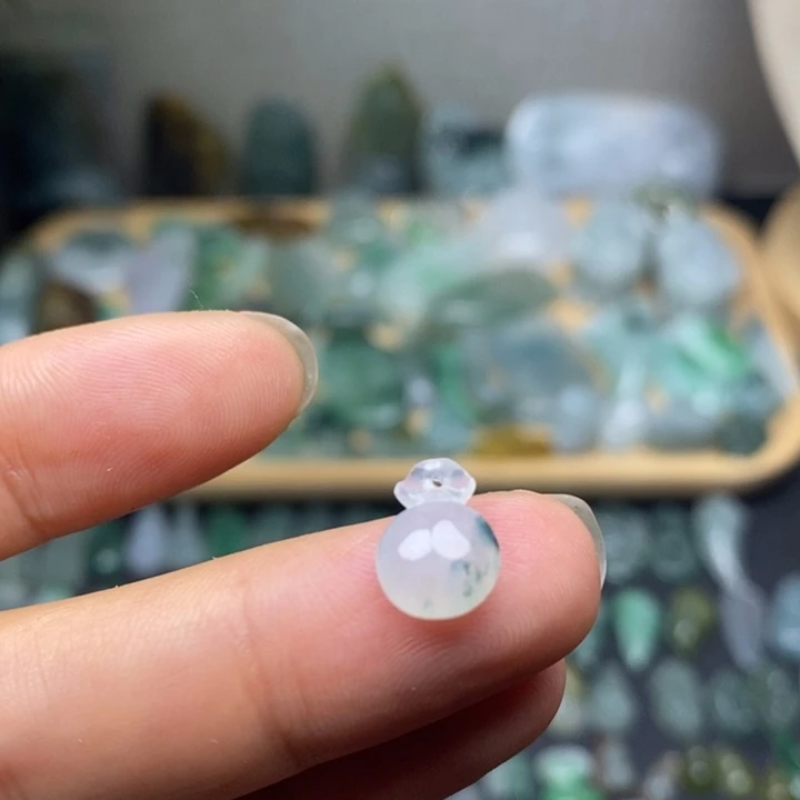 颈饰未镶嵌翡翠钱袋子