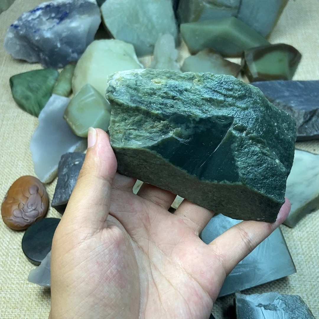 和田玉（糖玉）未镶嵌珠宝奇石