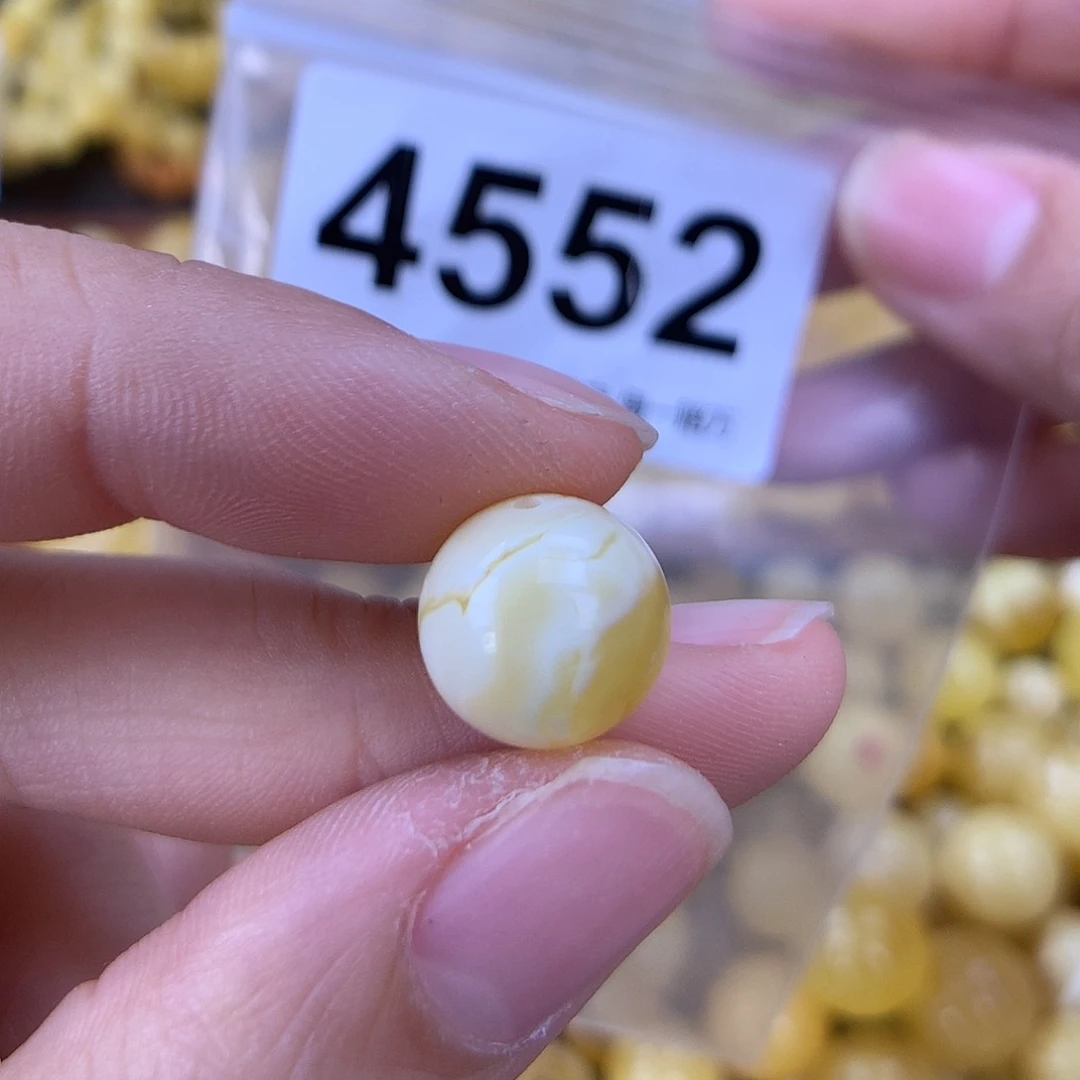 未镶嵌琥珀珠宝奇石12