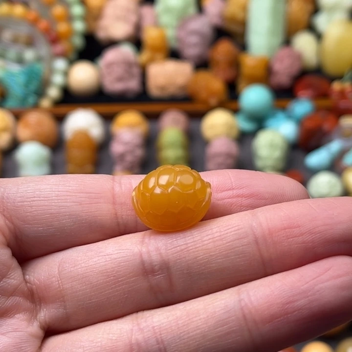 石英质玉（缅黄）未镶嵌珠宝半成品富甲