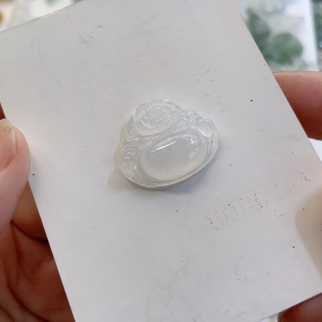 w***.翡翠未镶嵌颈饰冰佛公